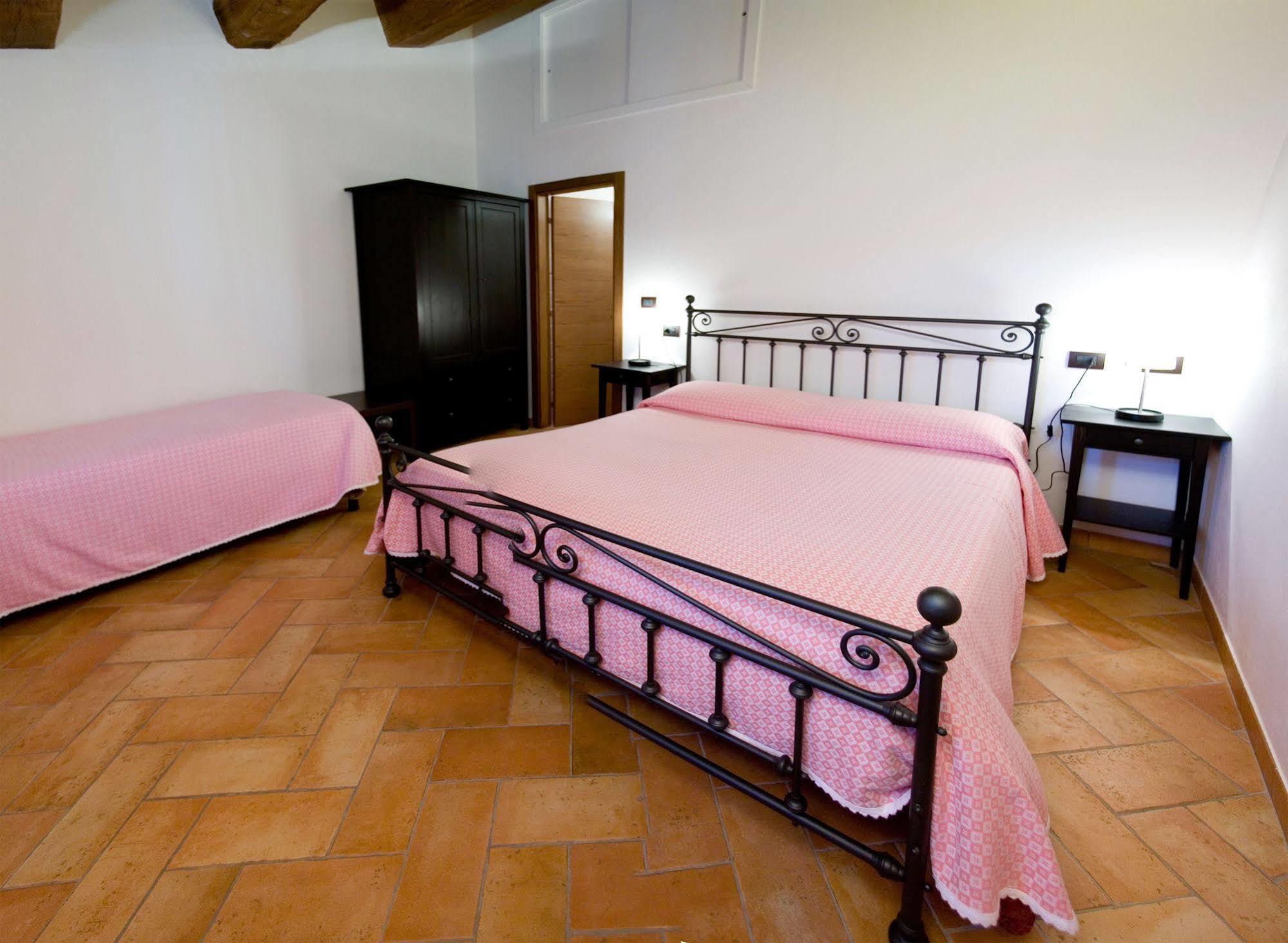 Villa Martina Fermignano Bagian luar foto