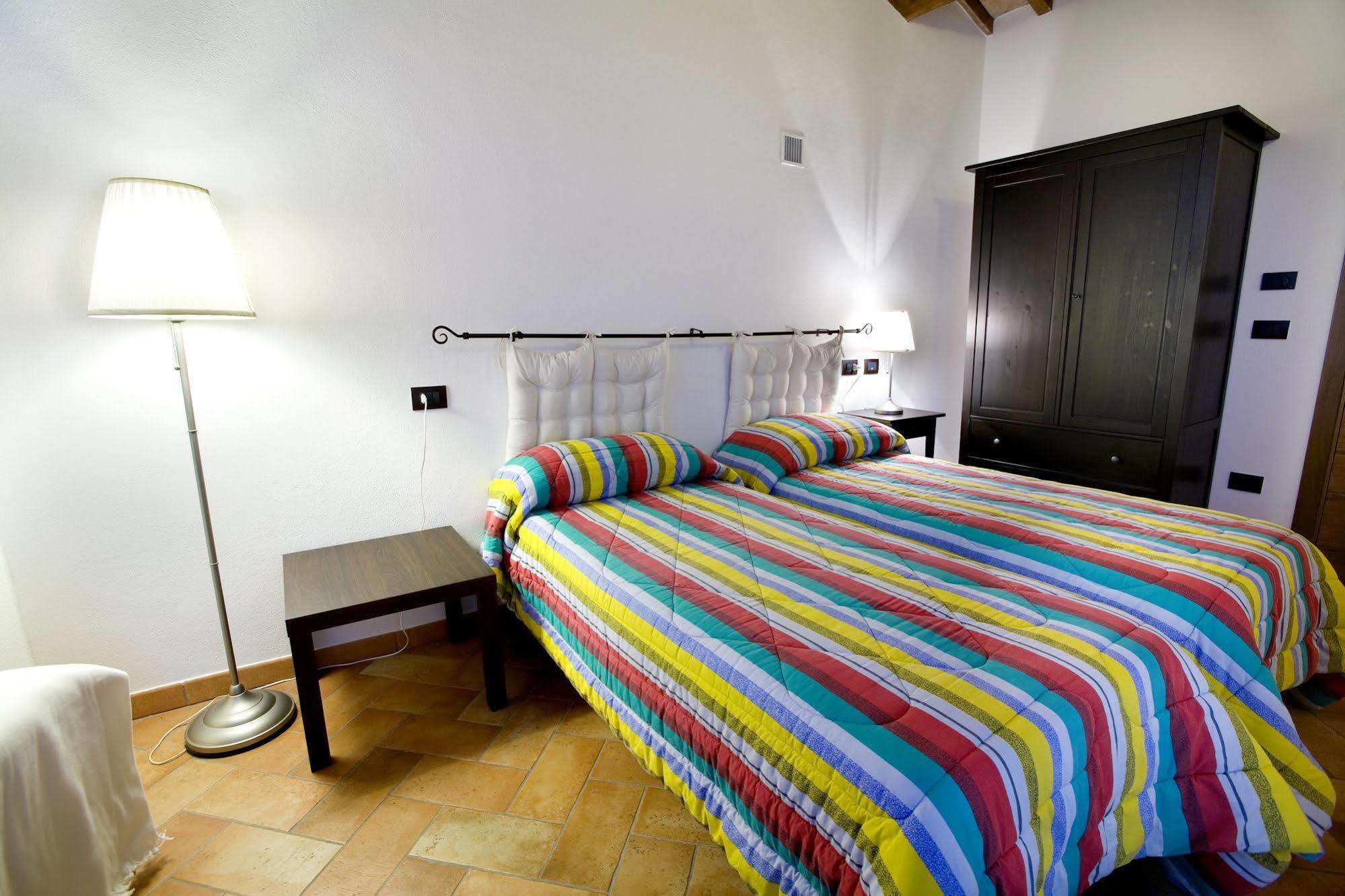 Villa Martina Fermignano Bagian luar foto
